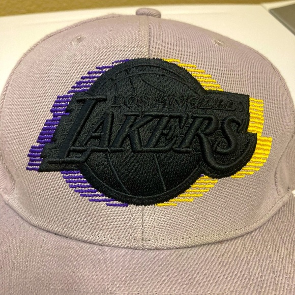 L.A. Lakers SnapBack Cap/Hat - MITCHELL & NESS - Picture 4 of 9